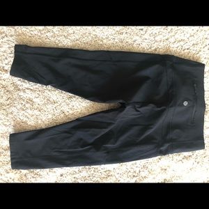 Lululemon water capris size 6